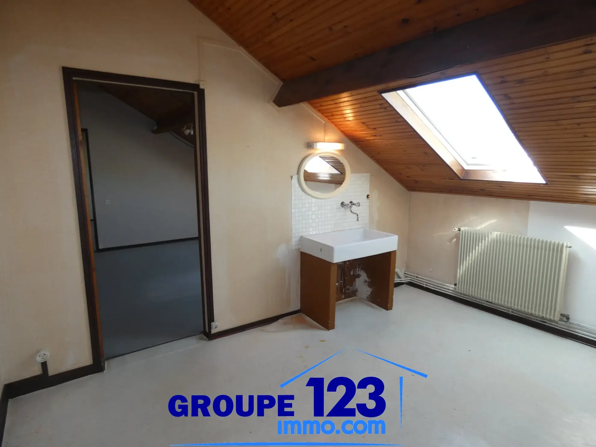 Maison 3 chambres à Migenes avec terrain arboré et potentiel 