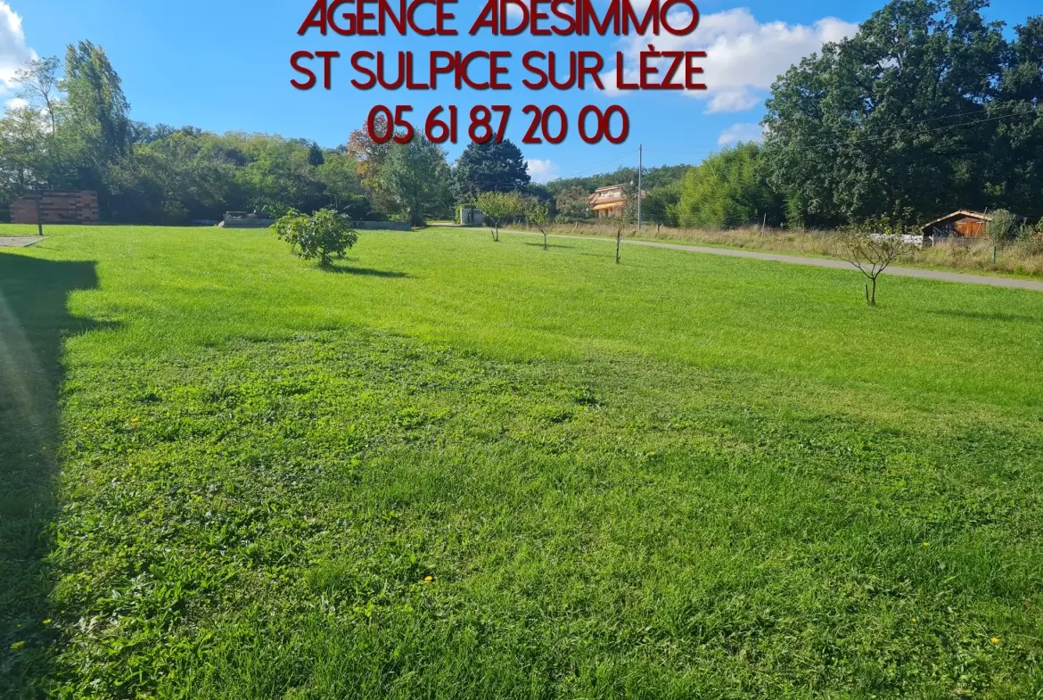 Terrain constructible de 799 m² à Saint-Sulpice-sur-Lèze près de Toulouse 
