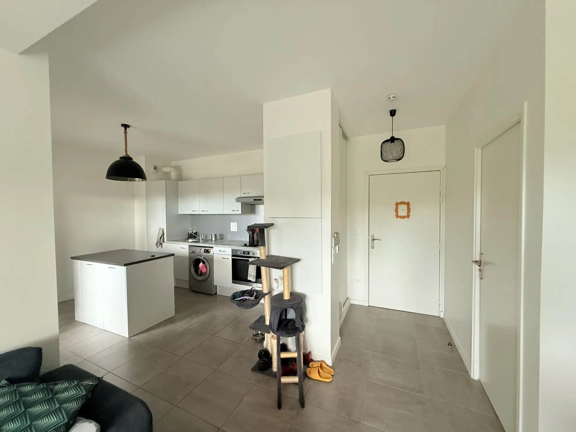 Appartement T2 récent avec terrasse et parking sécurisé à Andernos-les-Bains 