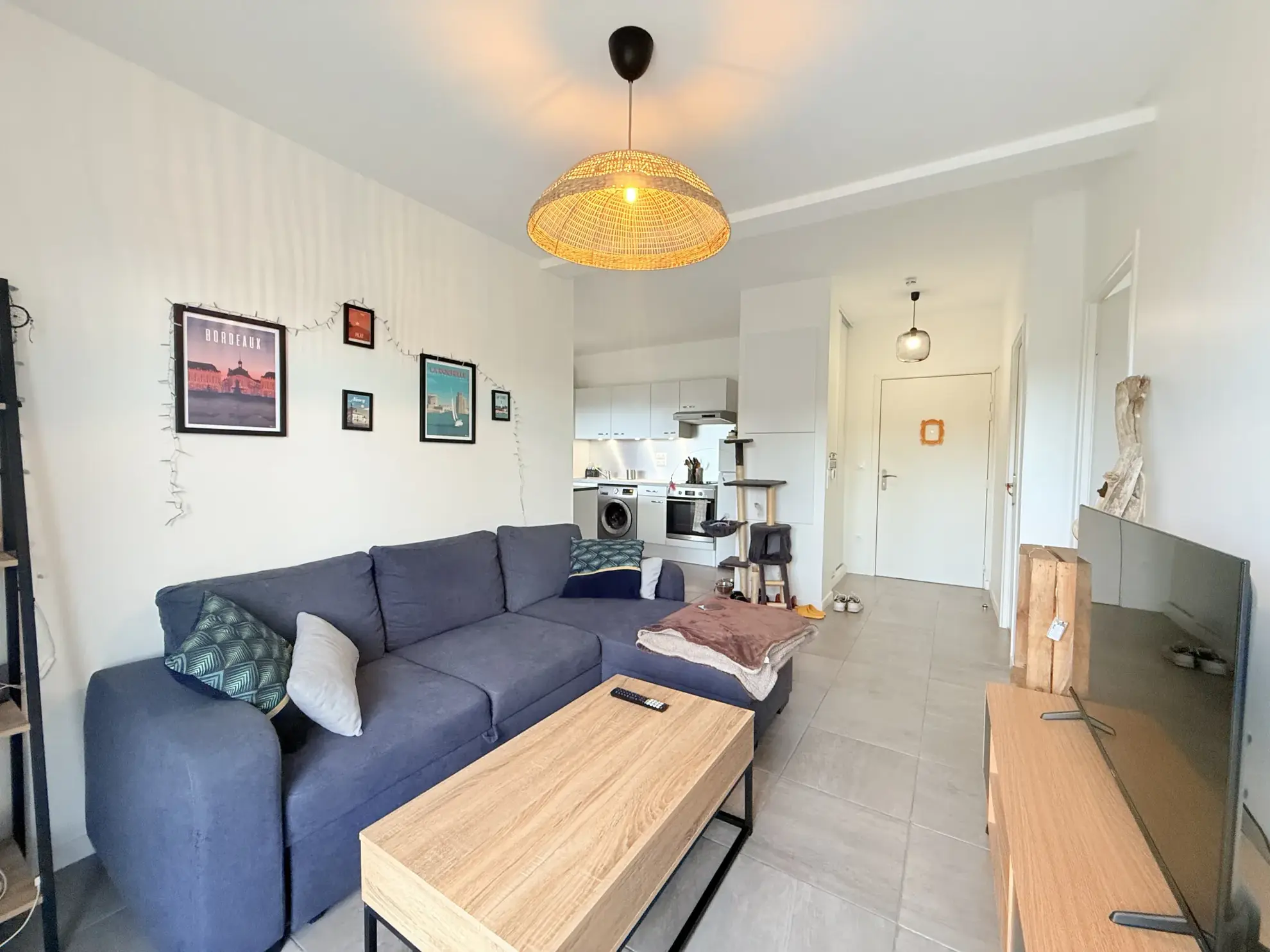 Appartement T2 récent avec terrasse et parking sécurisé à Andernos-les-Bains 