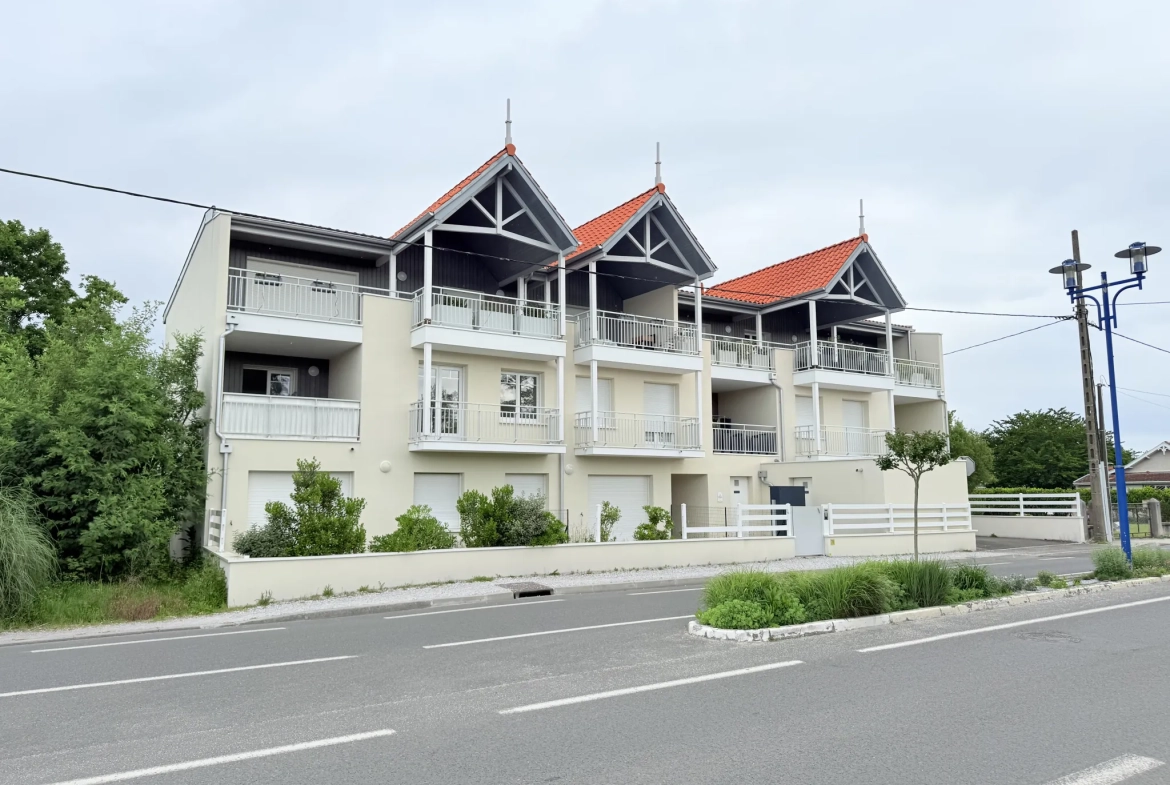 Appartement T2 récent avec terrasse et parking sécurisé à Andernos-les-Bains 