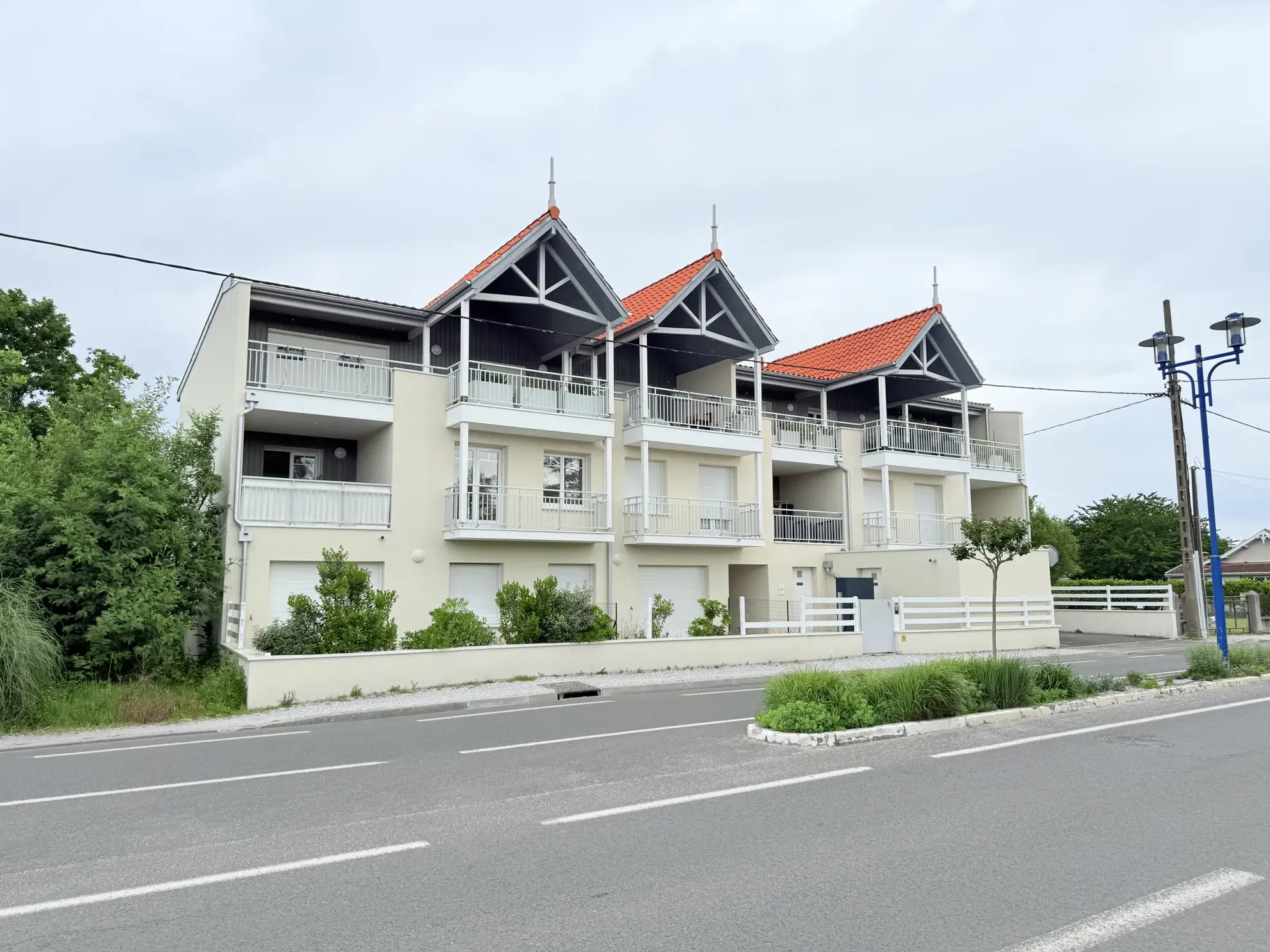 Appartement T2 récent avec terrasse et parking sécurisé à Andernos-les-Bains 