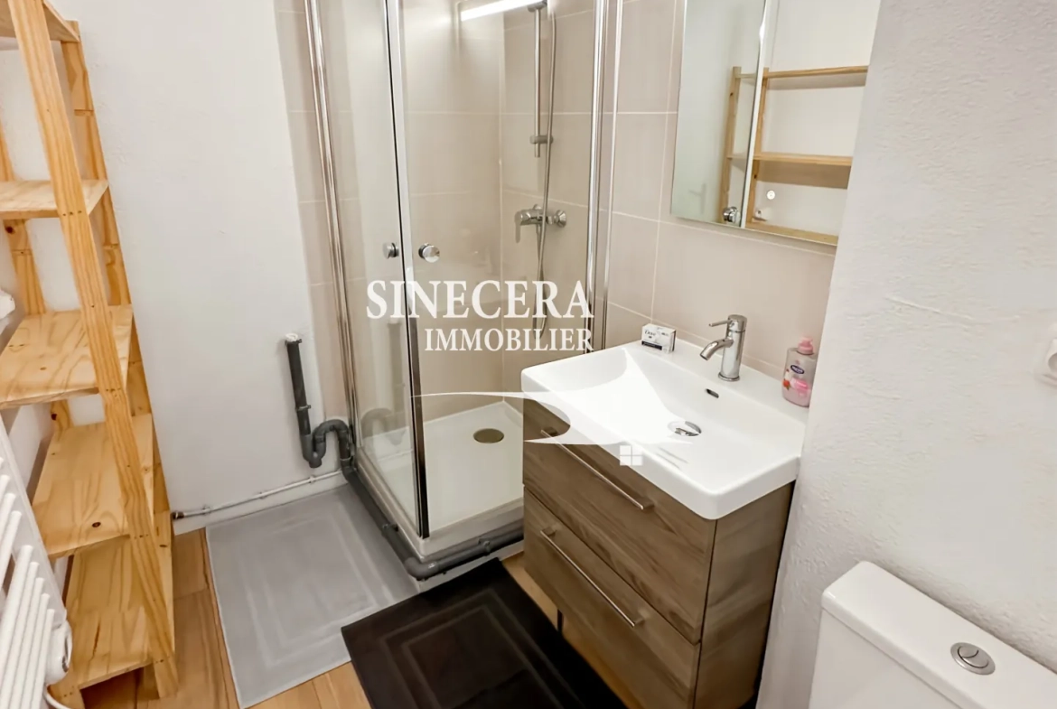 Appartement T1 rénové avec terrasse et parking à Gujan-Mestras 