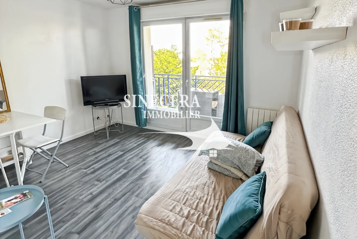 Appartement T1 rénové avec terrasse et parking à Gujan-Mestras 