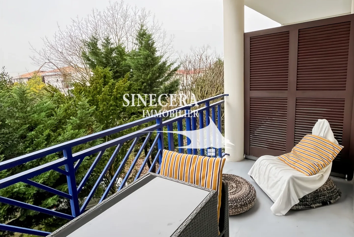 Appartement T1 rénové avec terrasse et parking à Gujan-Mestras 