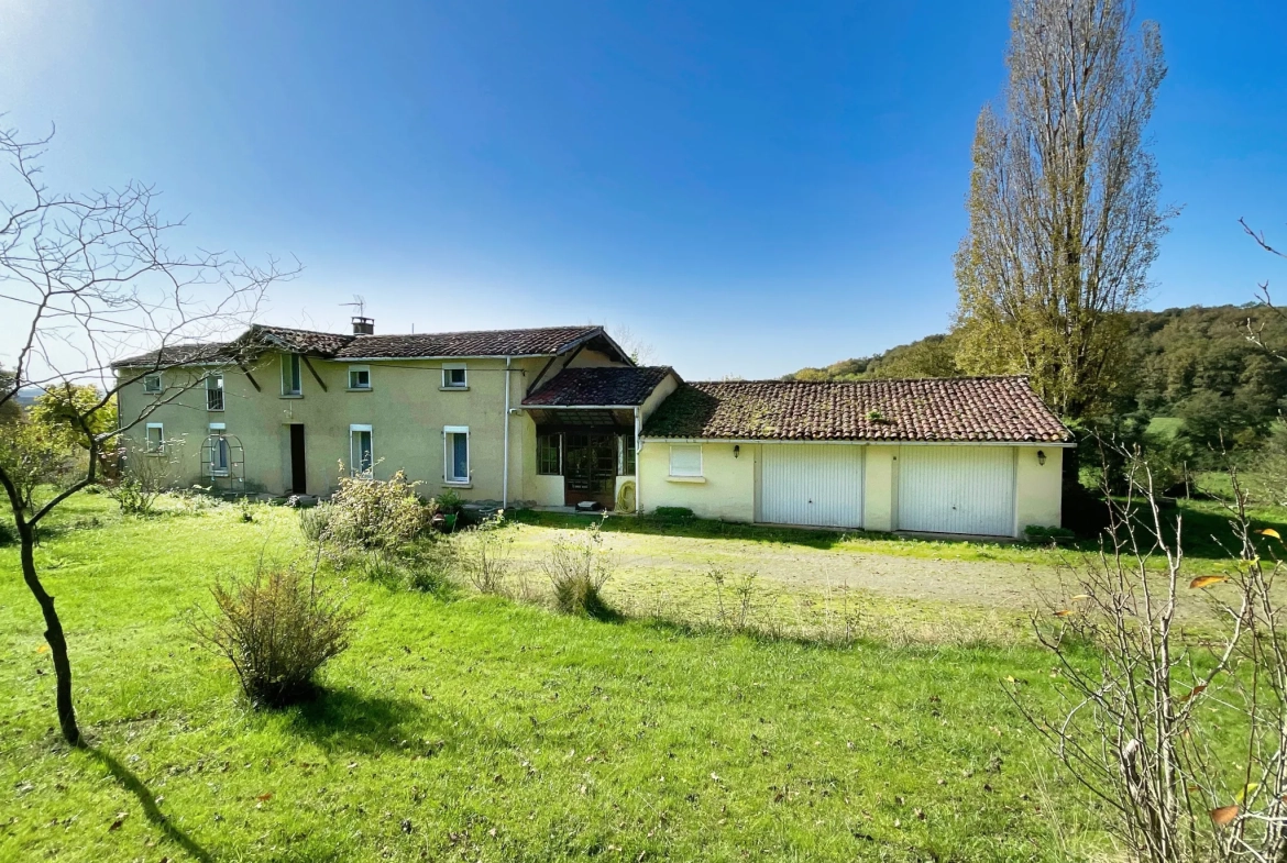 Belle maison avec vue sur les Pyrénées à Arblade-le-Bas 