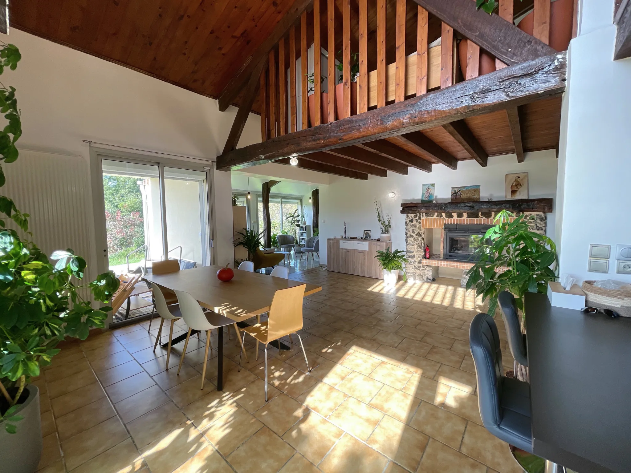 Belle maison avec vue sur les Pyrénées à Arblade-le-Bas 