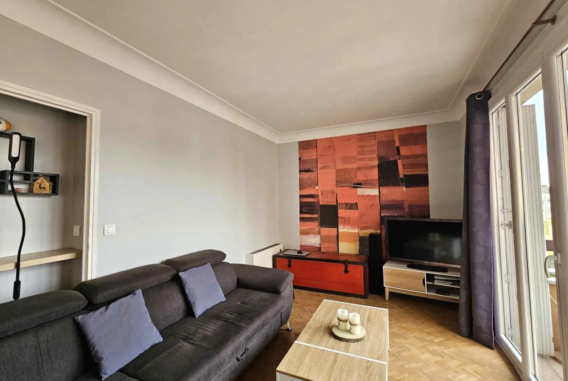 Spacieux appartement T3 de 93 m² à Rodez avec balcon, garage et proximité commodités 