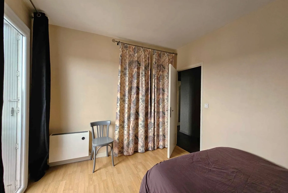 Spacieux appartement T3 de 93 m² à Rodez avec balcon, garage et proximité commodités 