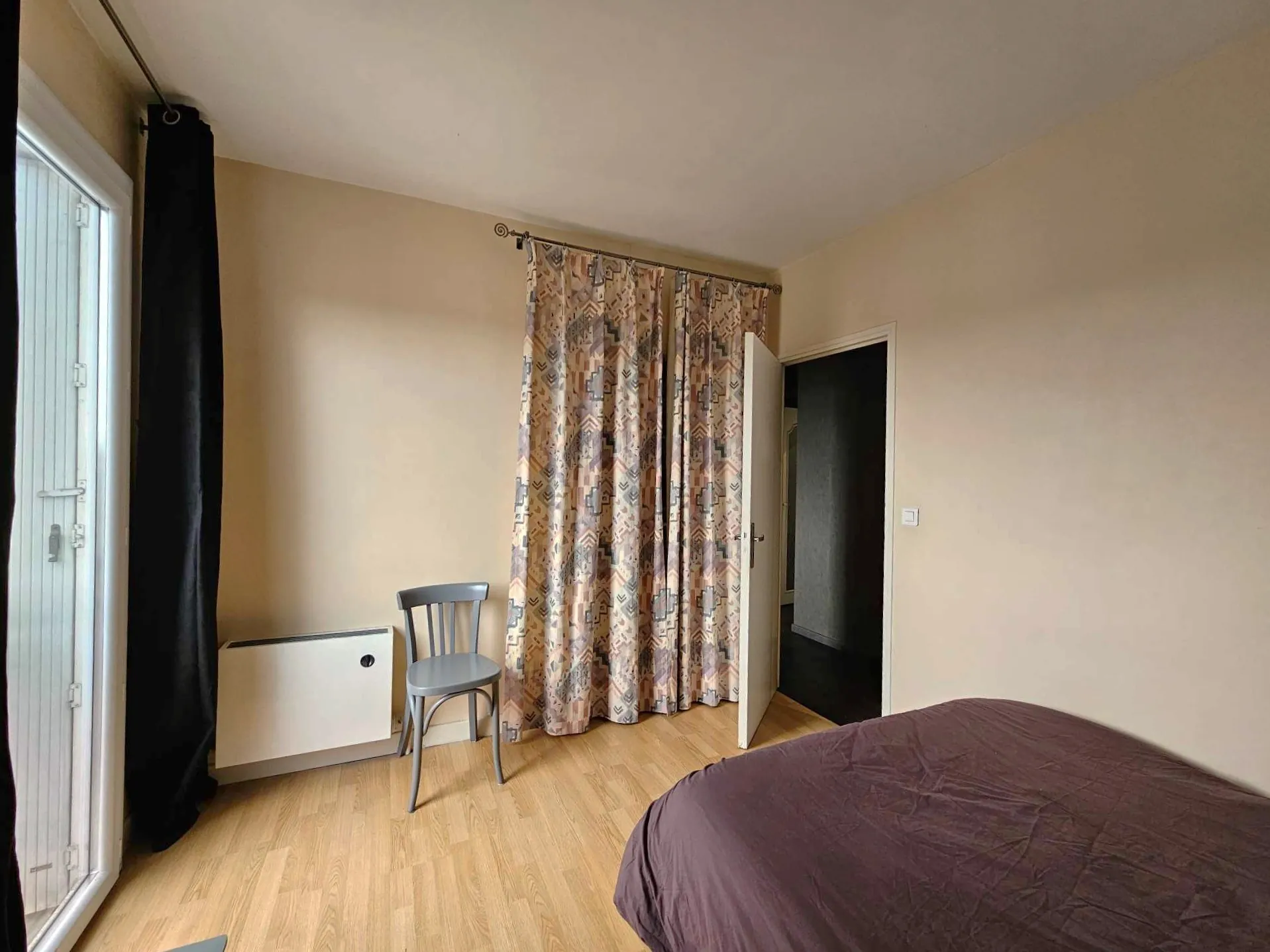 Spacieux appartement T3 de 93 m² à Rodez avec balcon, garage et proximité commodités 