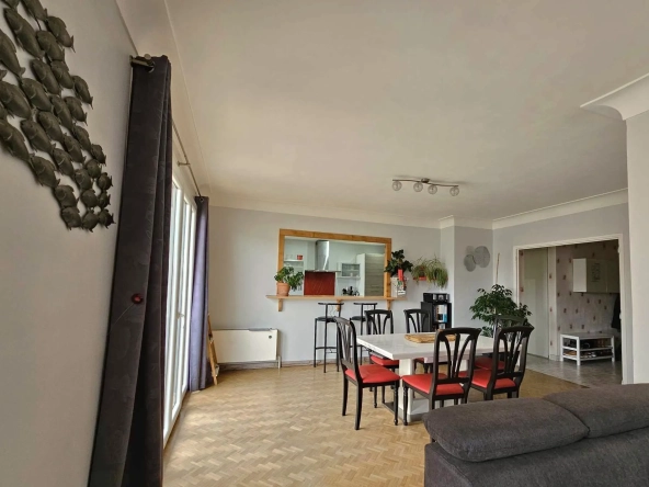 Spacieux appartement T3 de 93 m² à Rodez avec balcon, garage et proximité commodités 