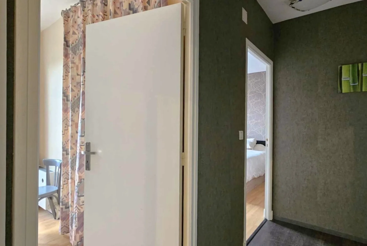 Spacieux appartement T3 de 93 m² à Rodez avec balcon, garage et proximité commodités 