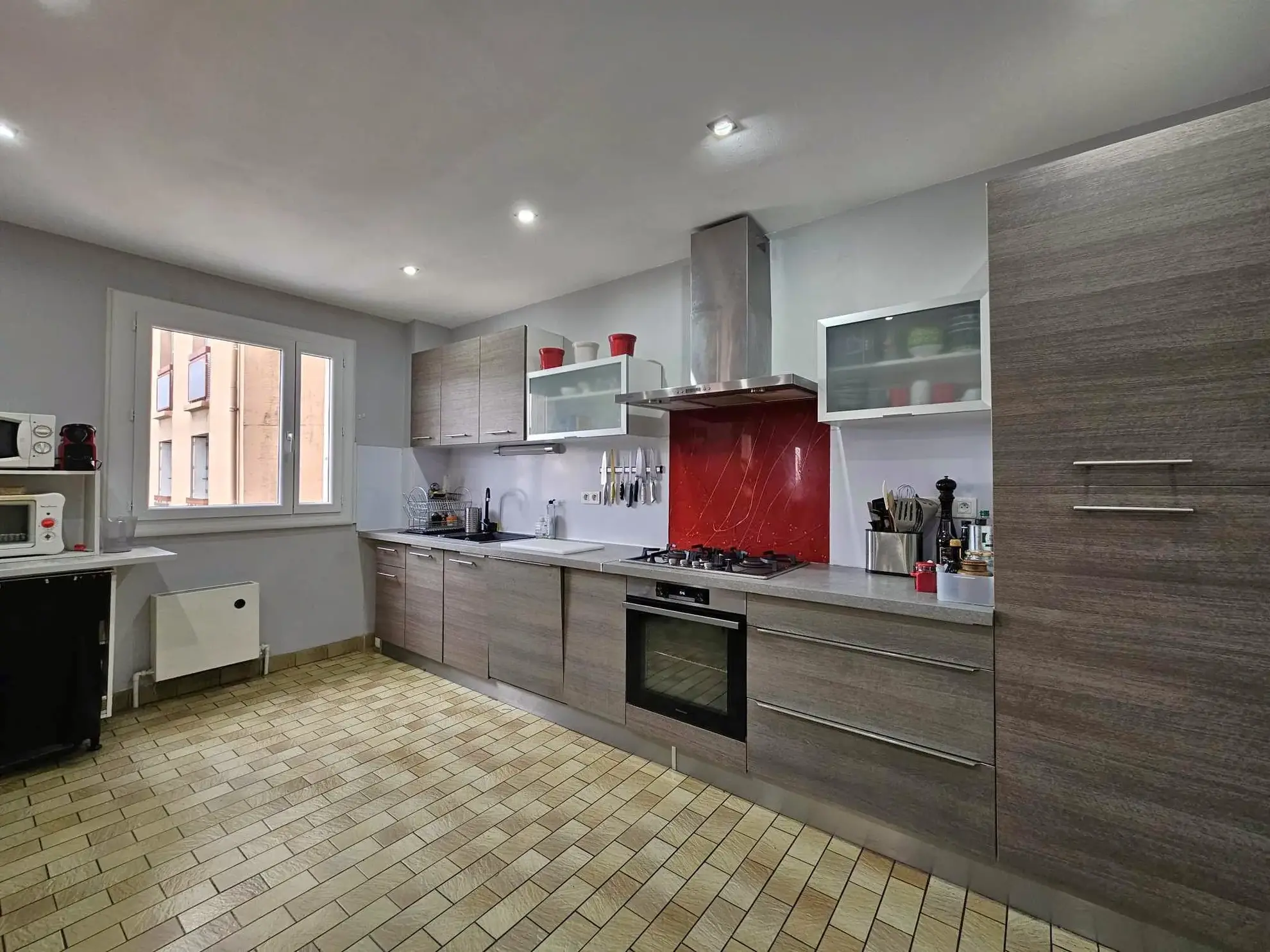 Spacieux appartement T3 de 93 m² à Rodez avec balcon, garage et proximité commodités 