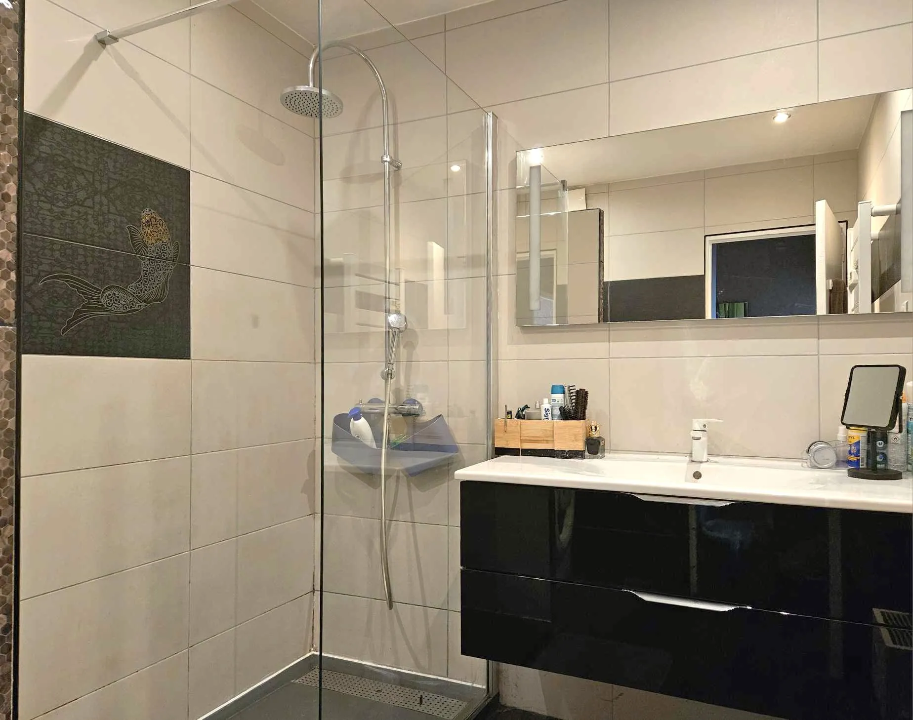 Spacieux appartement T3 de 93 m² à Rodez avec balcon, garage et proximité commodités 