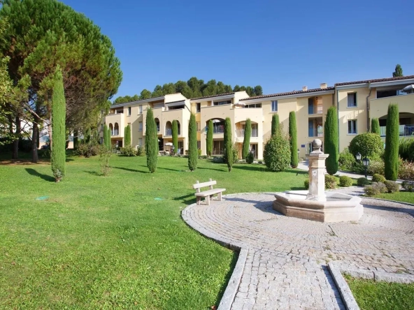 Appartement 2 pièces avec terrasse et parking à Greoux-les-Bains