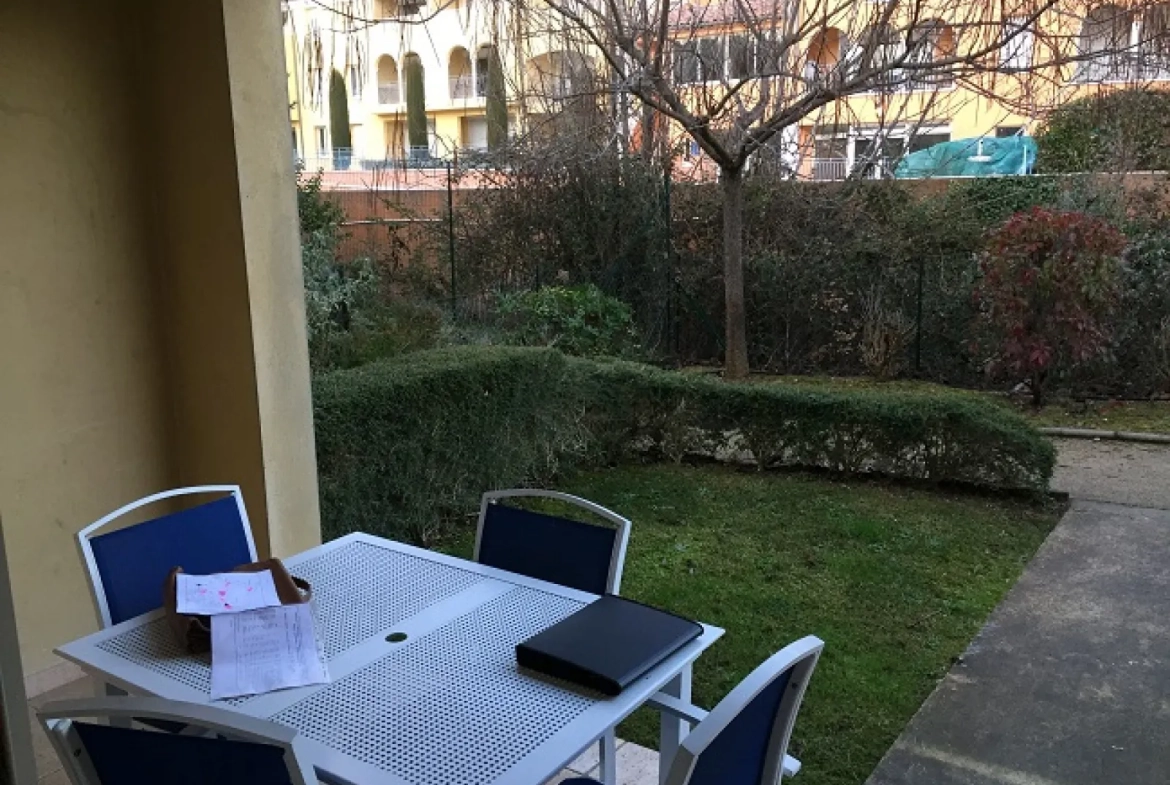 Appartement 2 pièces avec terrasse et parking à Greoux-les-Bains 