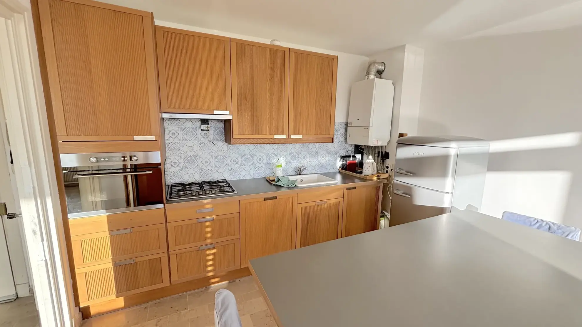 Appartement F2 à Carnon-Plage avec Terrasse et Vue Port, Dernier Étage 