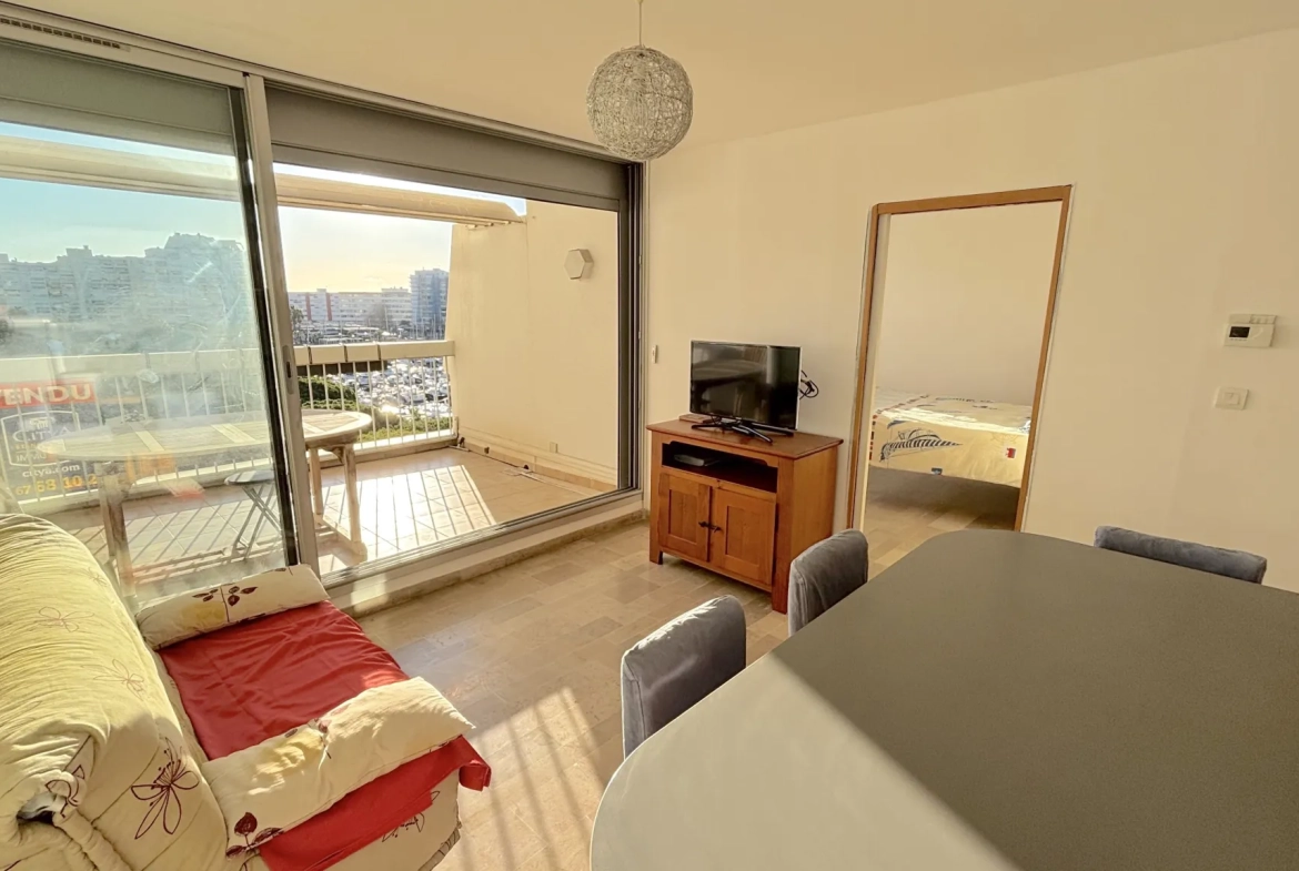 Appartement F2 à Carnon-Plage avec Terrasse et Vue Port, Dernier Étage 