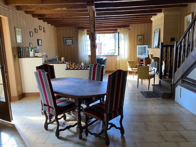Charmante maison en pierre avec jardin à Manzac-sur-Vern en Dordogne 