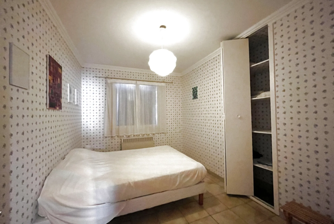 Villa moderne avec jardin, piscine et garage à Montbrun-des-Corbières 