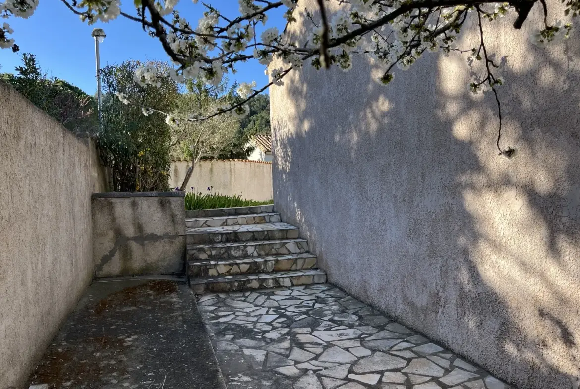 Villa moderne avec jardin, piscine et garage à Montbrun-des-Corbières 