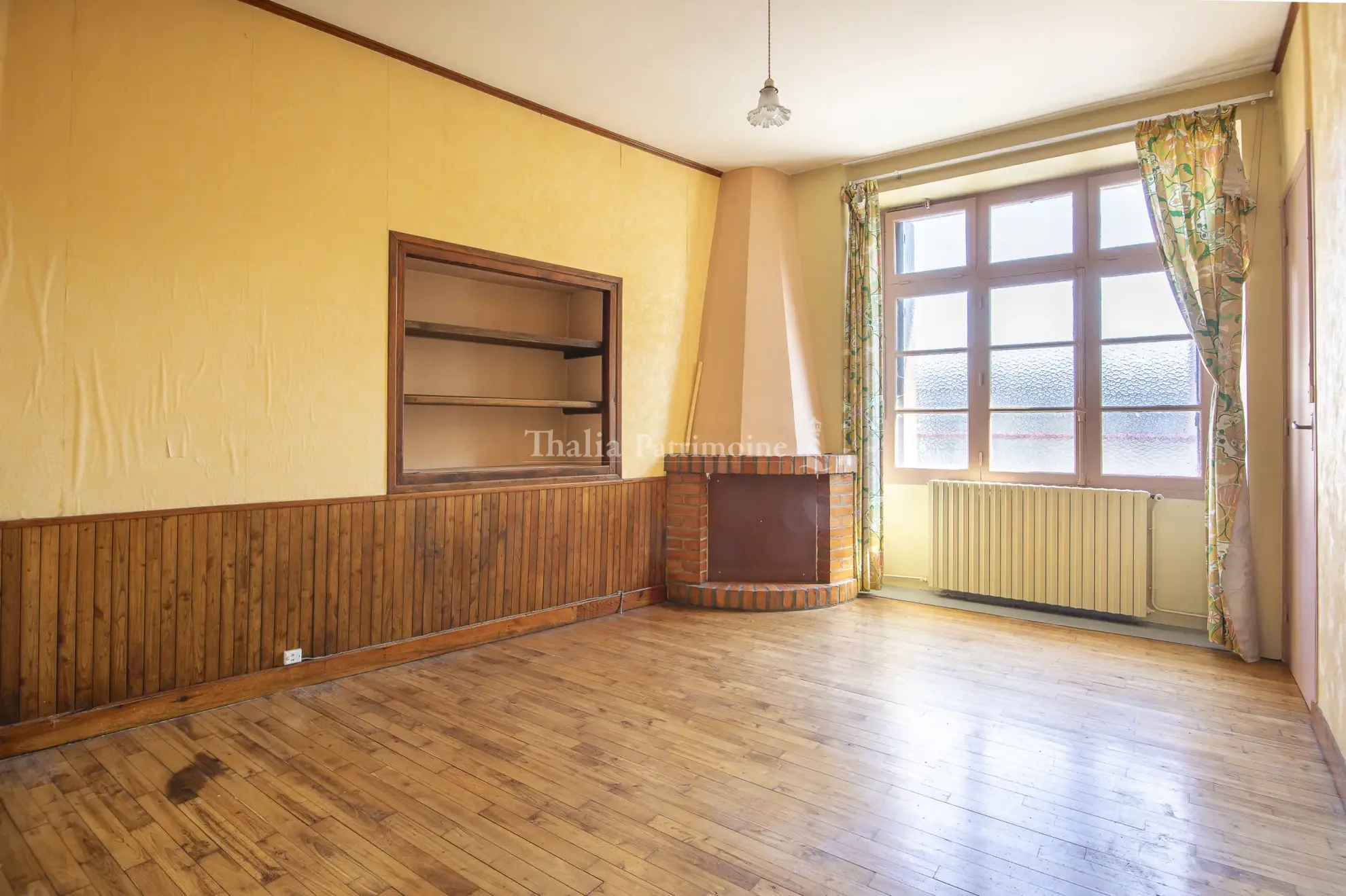 Maison de ville à Mareuil avec potentiel pour deux appartements lumineux 