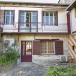 Maison de ville à Mareuil avec potentiel pour deux appartements lumineux
