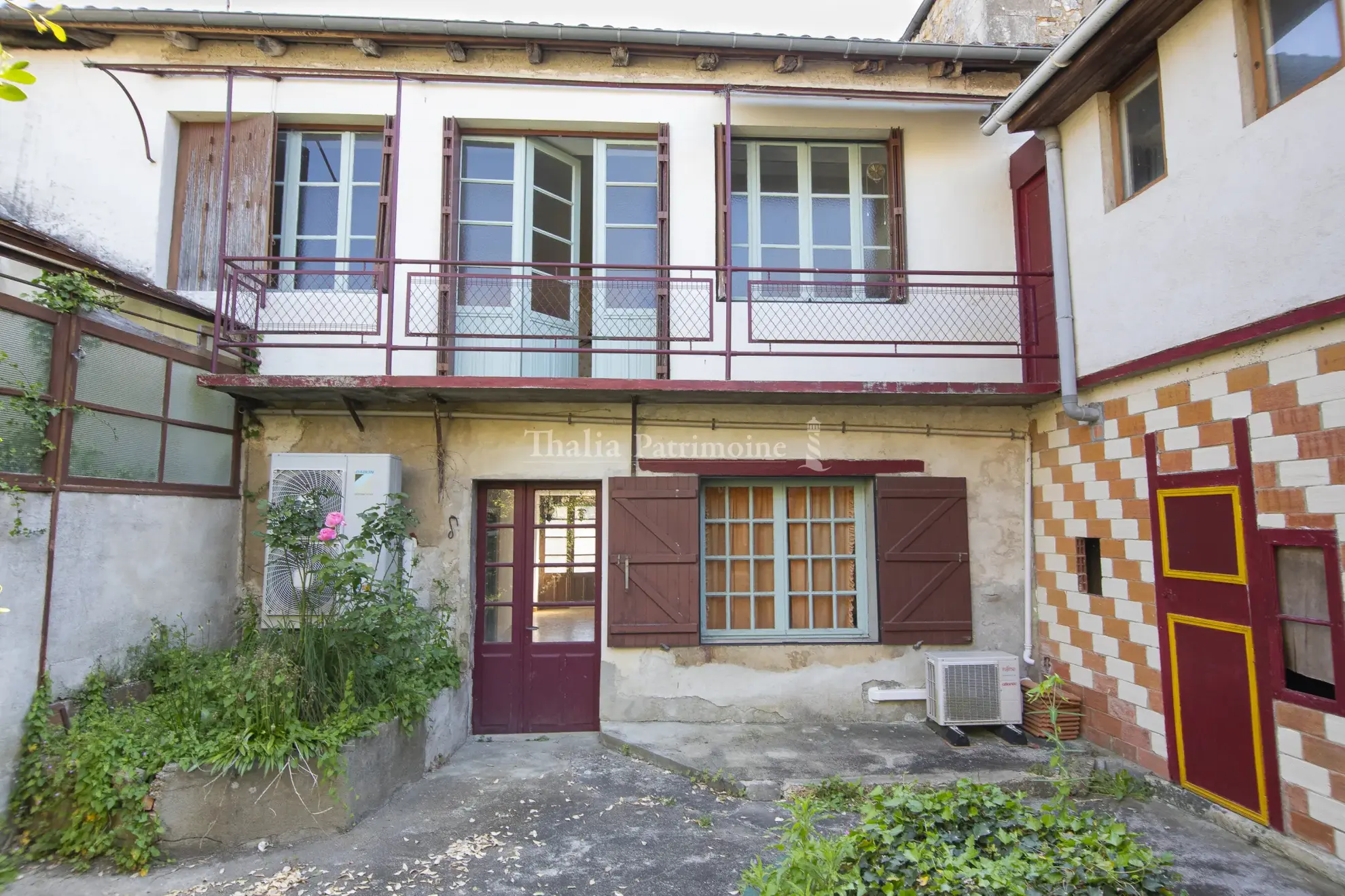Maison de ville à Mareuil avec potentiel pour deux appartements lumineux 