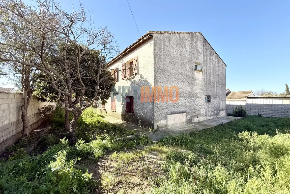 Maison à Vauvert avec grand potentiel, garage et jardin de 671m² 