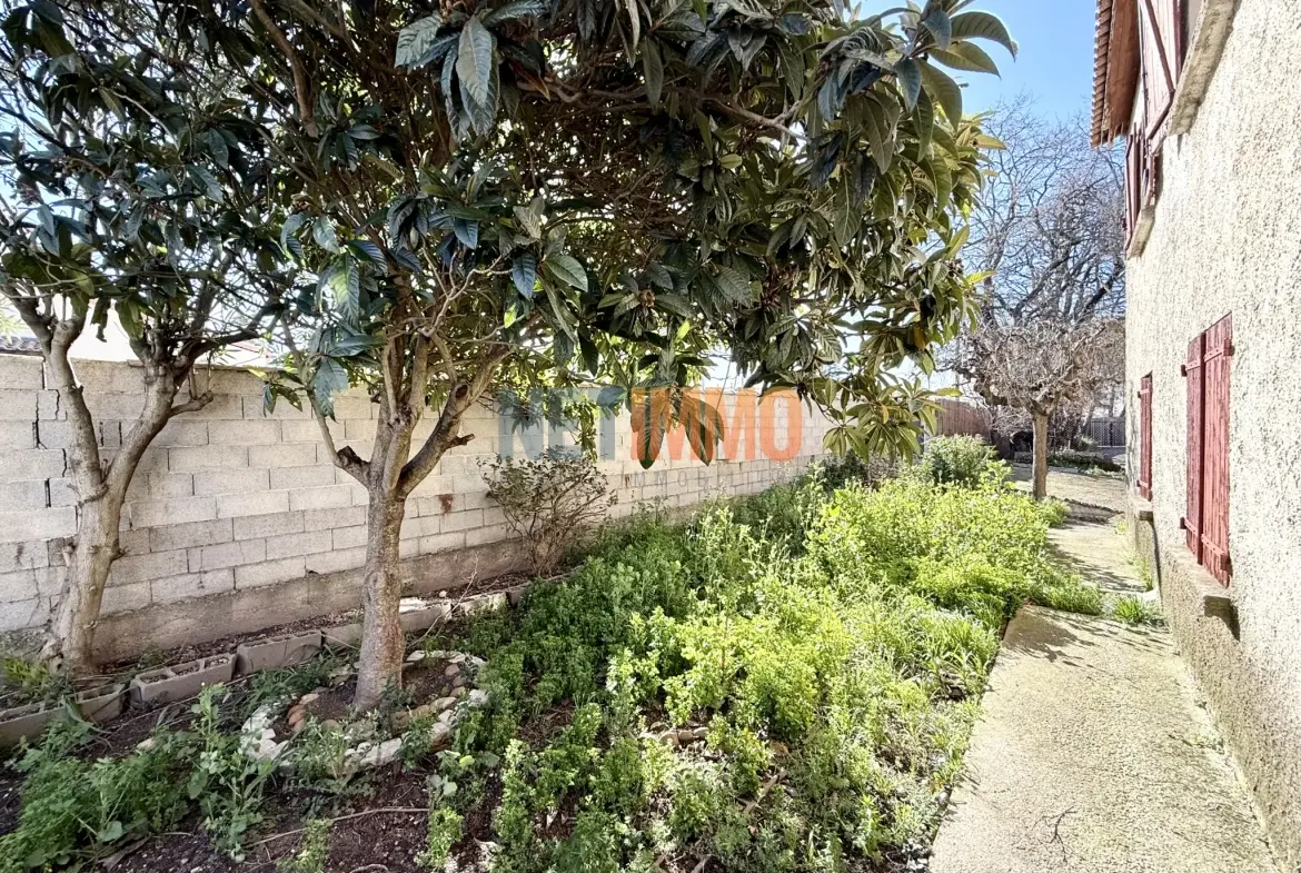 Maison à Vauvert avec grand potentiel, garage et jardin de 671m² 