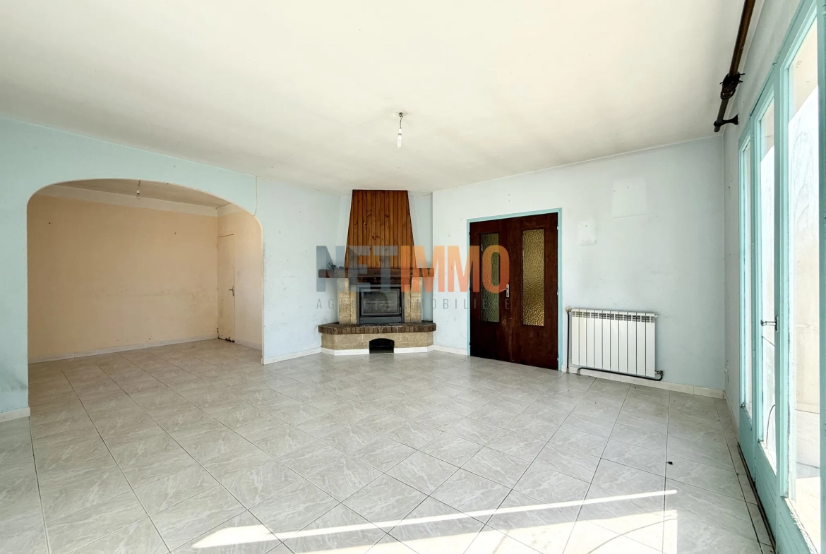 Maison à Vauvert avec grand potentiel, garage et jardin de 671m² 