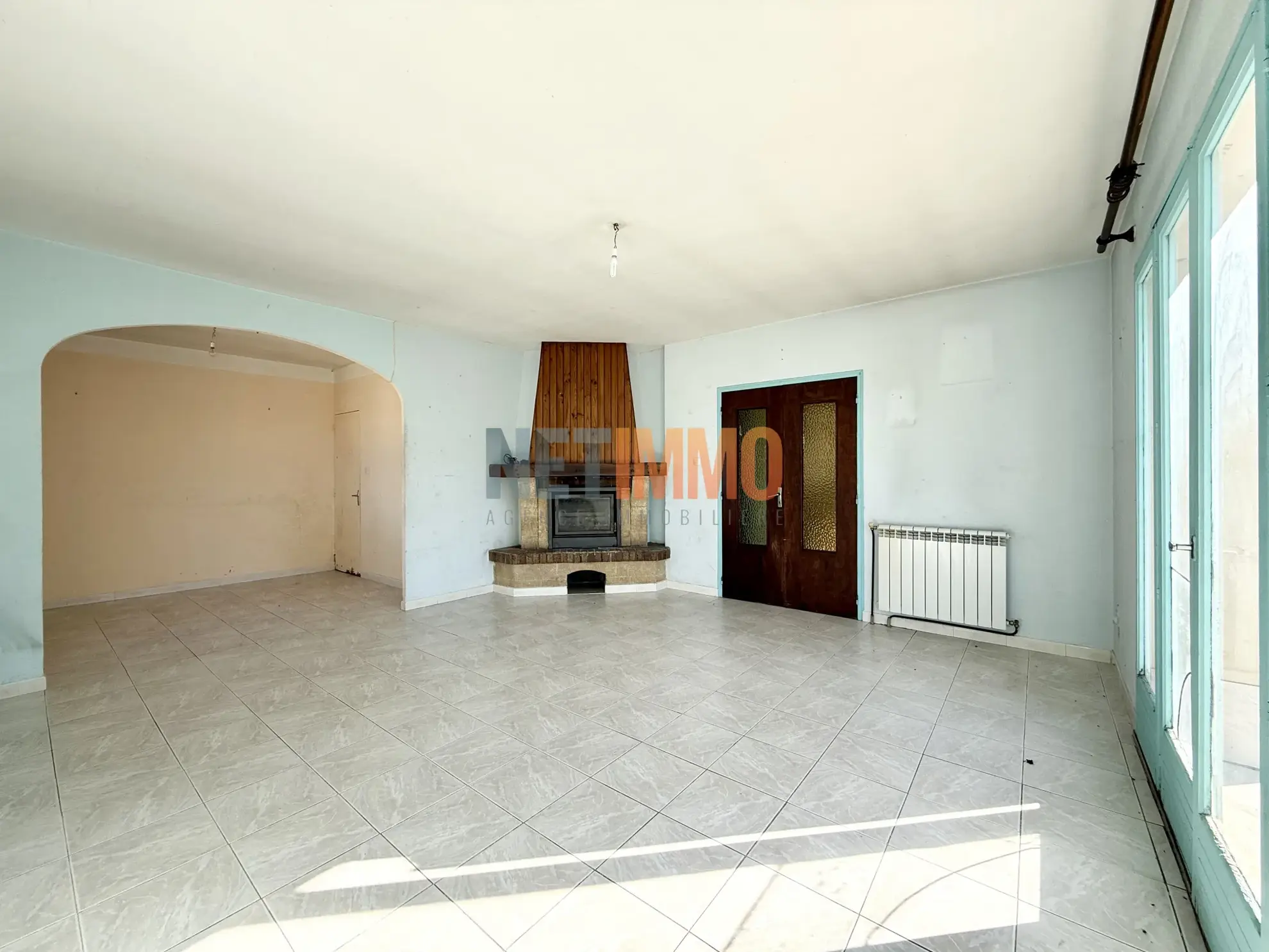 Maison à Vauvert avec grand potentiel, garage et jardin de 671m² 