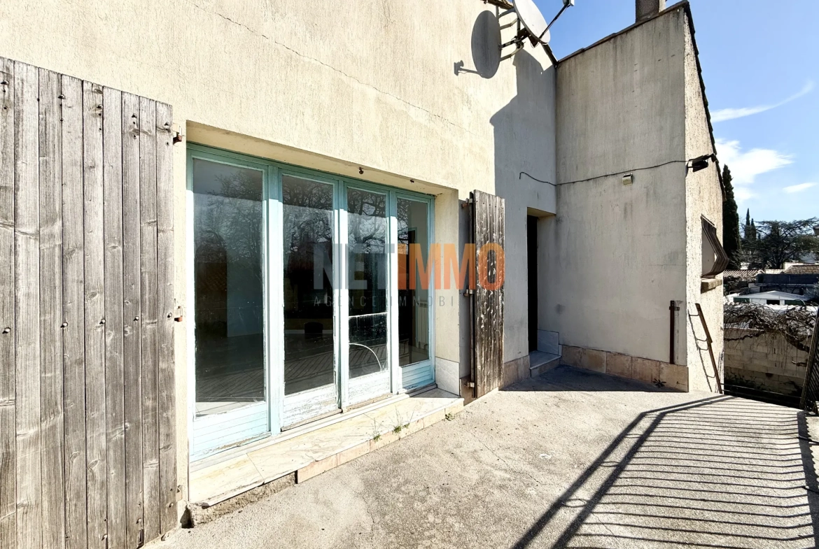 Maison à Vauvert avec grand potentiel, garage et jardin de 671m² 