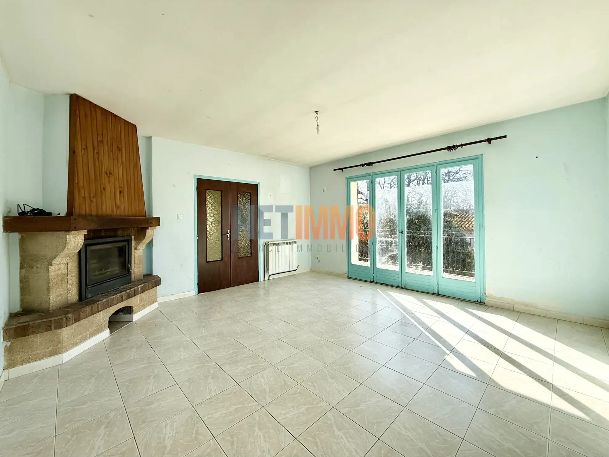 Maison à Vauvert avec grand potentiel, garage et jardin de 671m² 