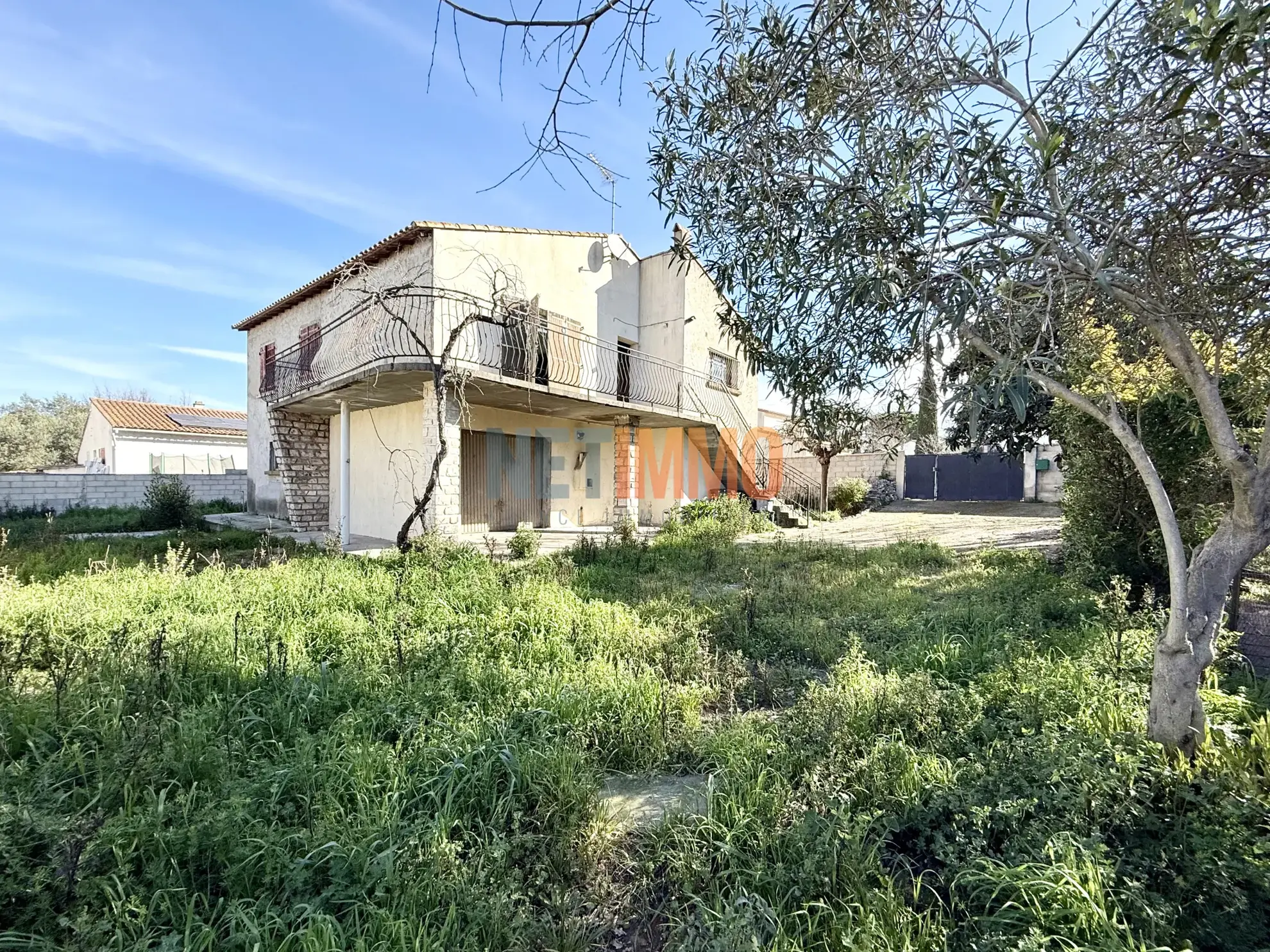 Maison à Vauvert avec grand potentiel, garage et jardin de 671m² 