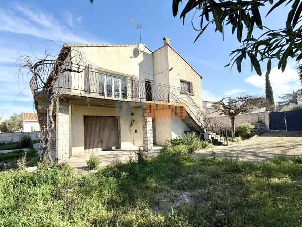 Maison à Vauvert avec grand potentiel, garage et jardin de 671m²