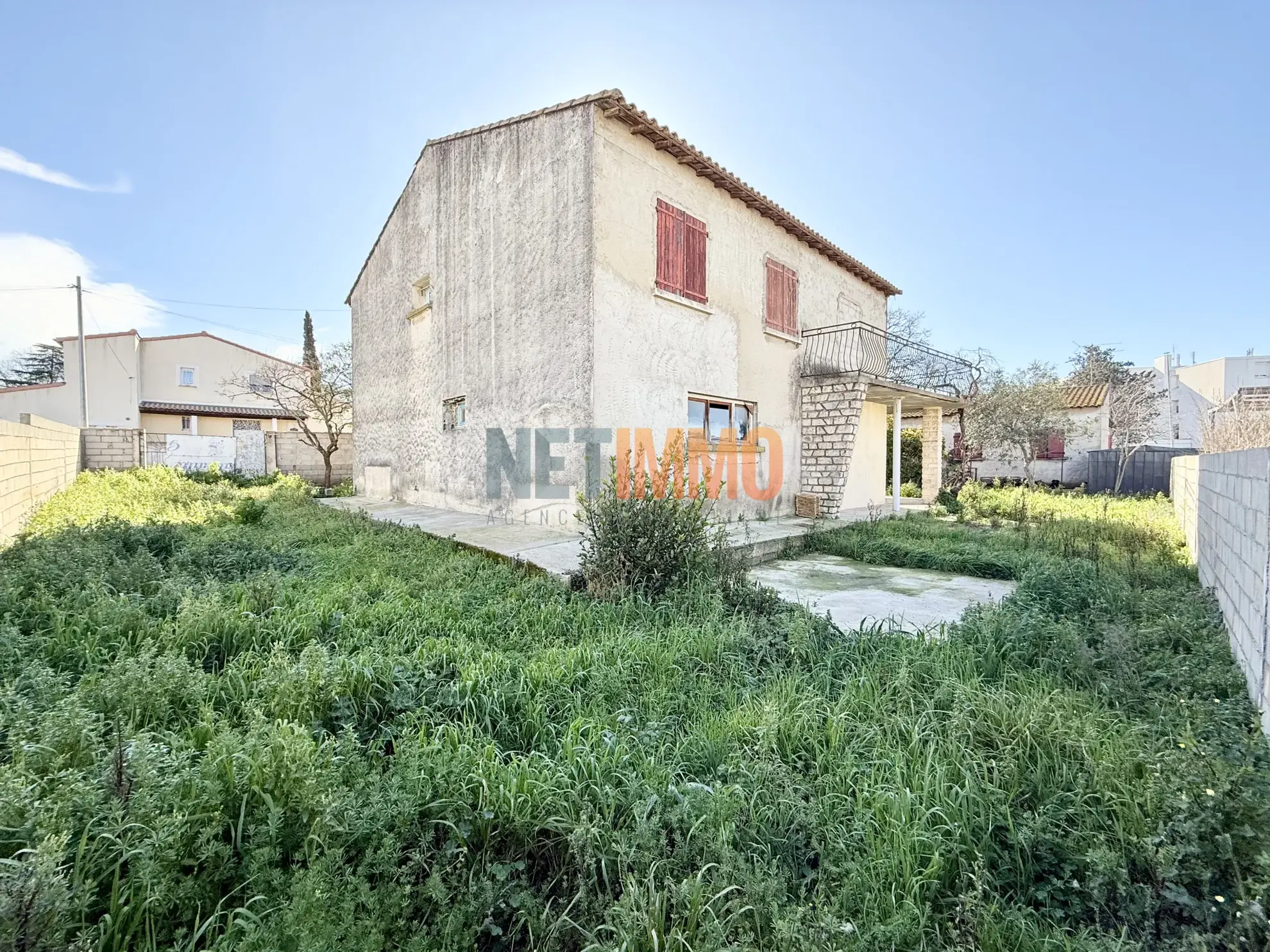 Maison à Vauvert avec grand potentiel, garage et jardin de 671m² 