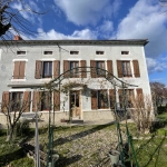 Maison de maître à Cognat-Lyonne de 133 m² avec dépendances et jardin arboré