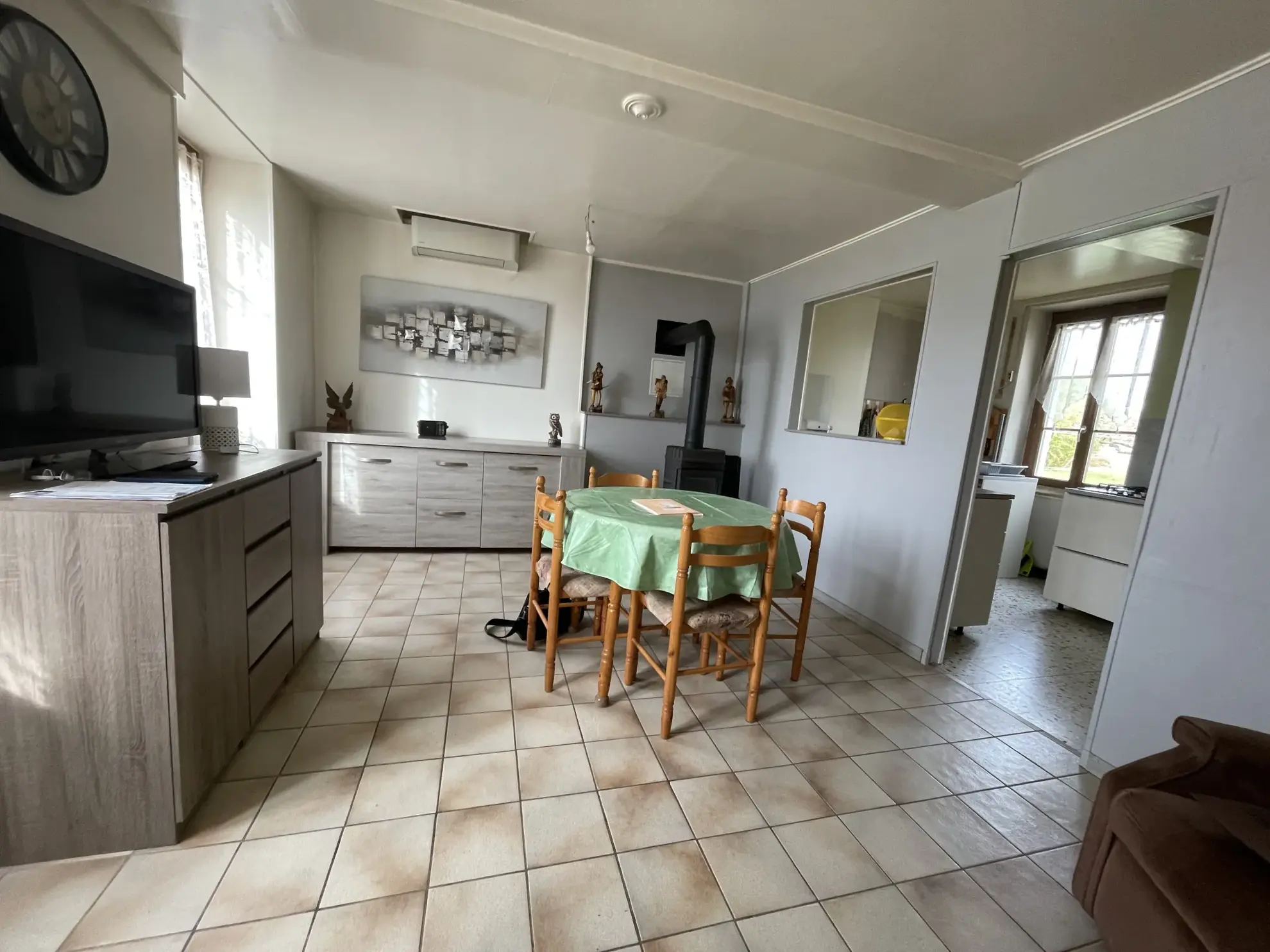 Maison de maître à Cognat-Lyonne de 133 m² avec dépendances et jardin arboré 