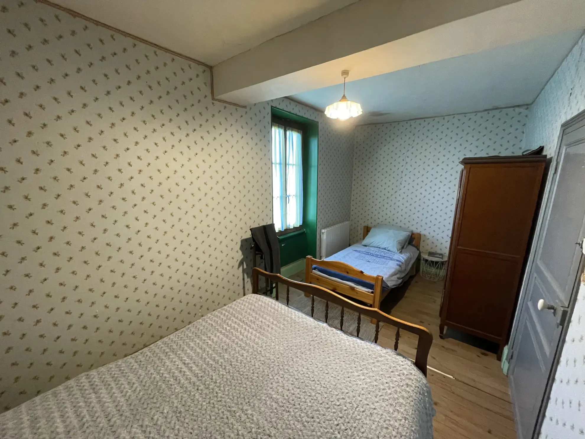 Maison de maître à Cognat-Lyonne de 133 m² avec dépendances et jardin arboré 