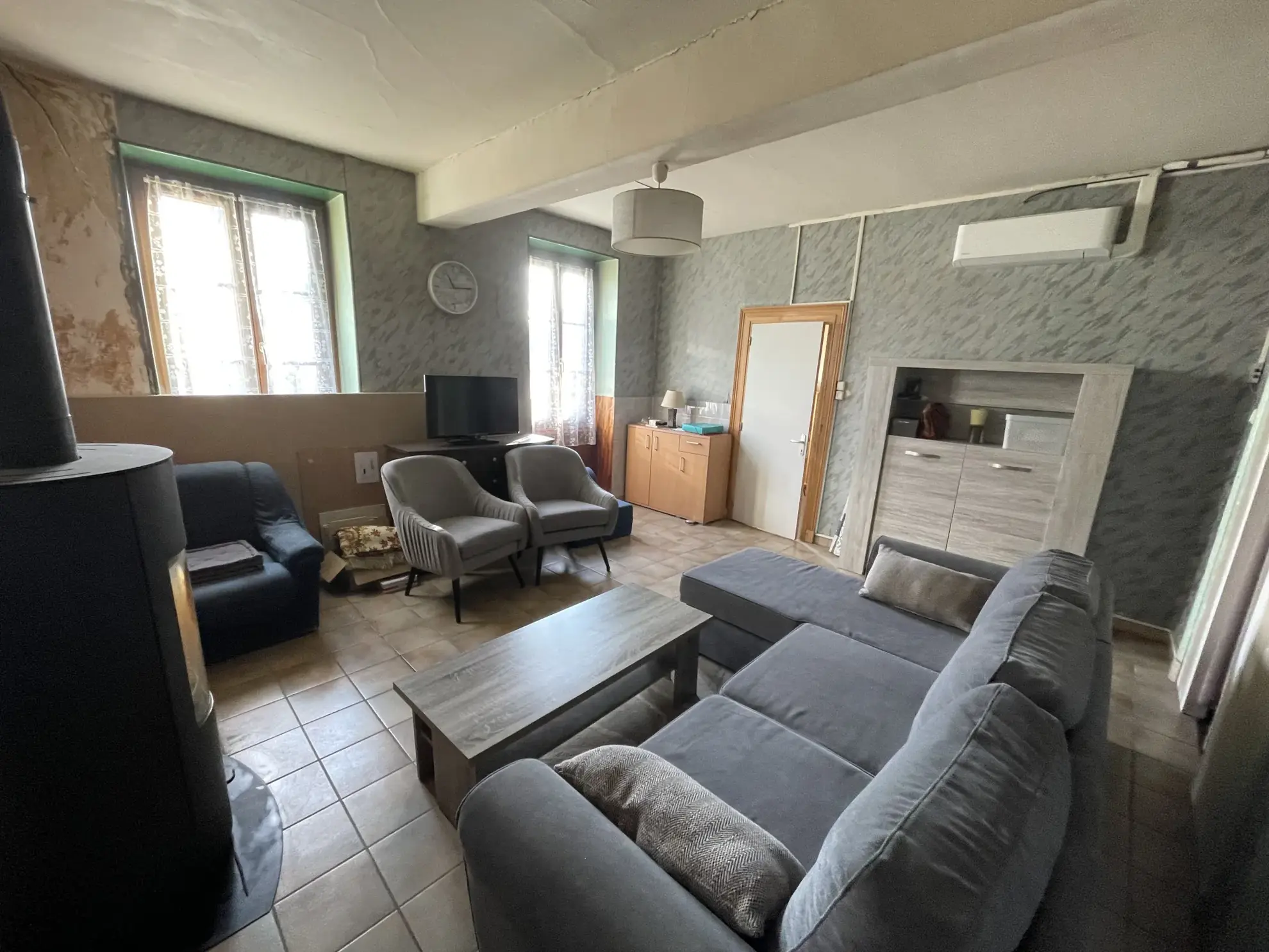 Maison de maître à Cognat-Lyonne de 133 m² avec dépendances et jardin arboré 