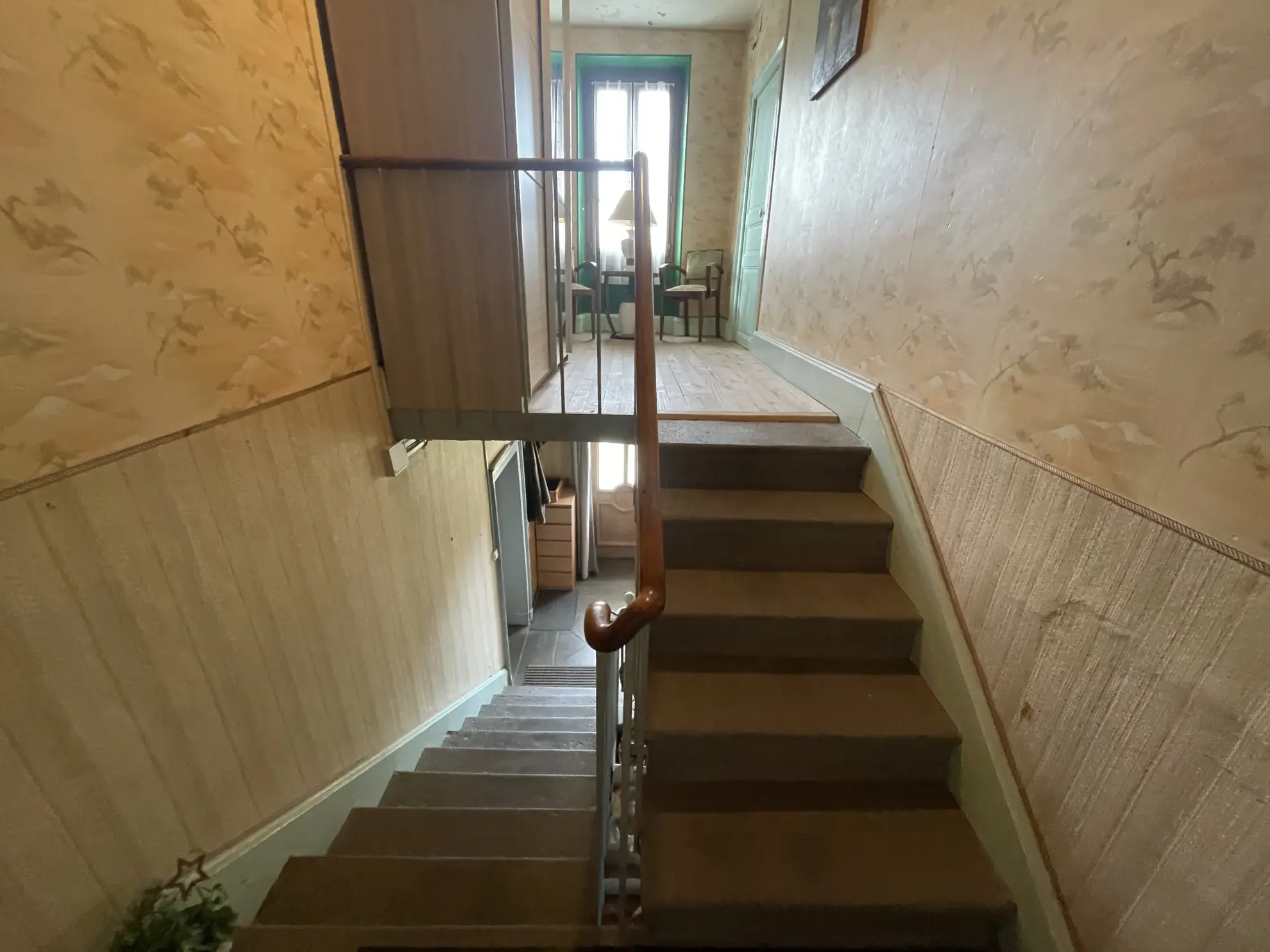 Maison de maître à Cognat-Lyonne de 133 m² avec dépendances et jardin arboré 