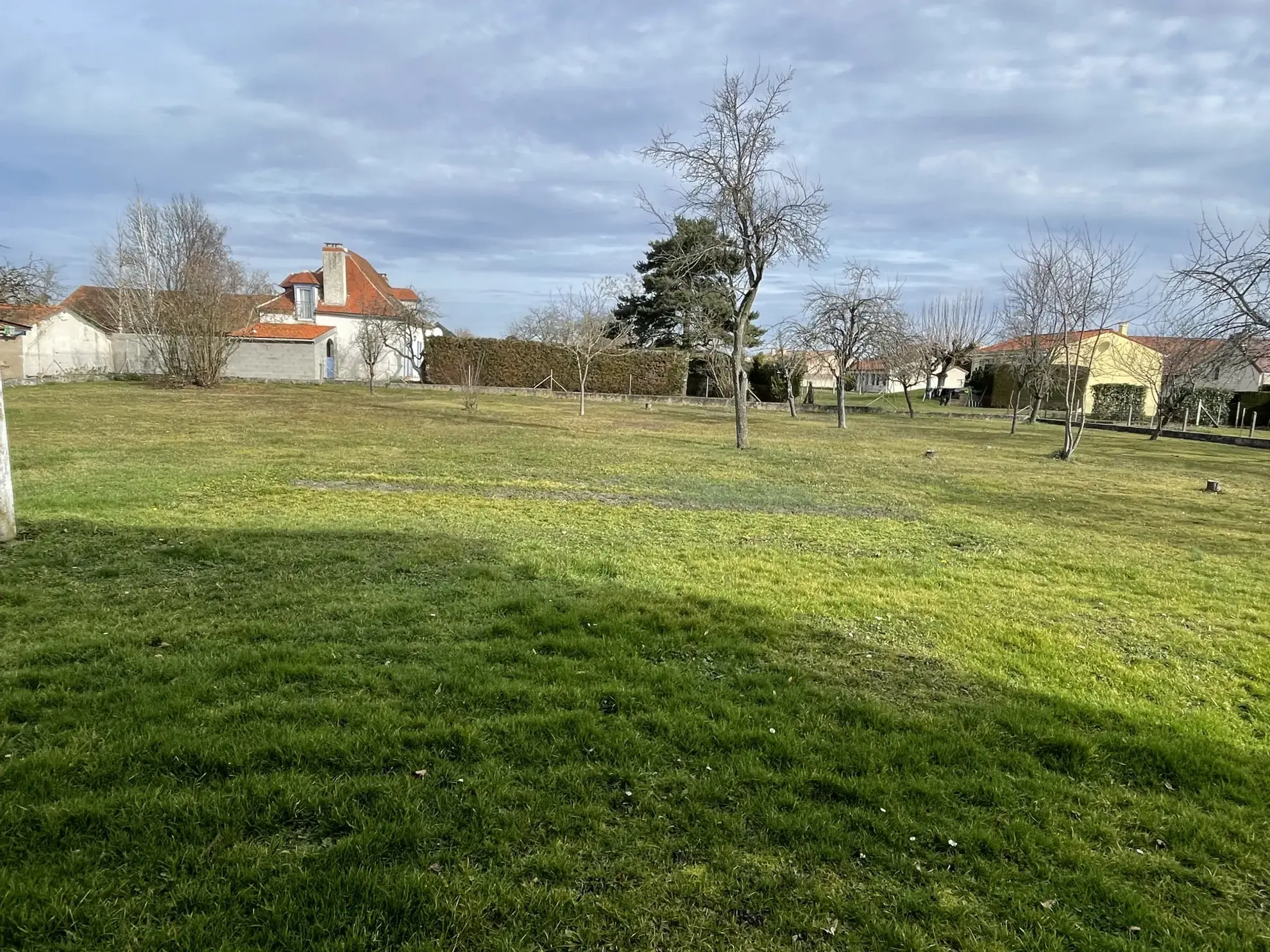 Maison de maître à Cognat-Lyonne de 133 m² avec dépendances et jardin arboré 