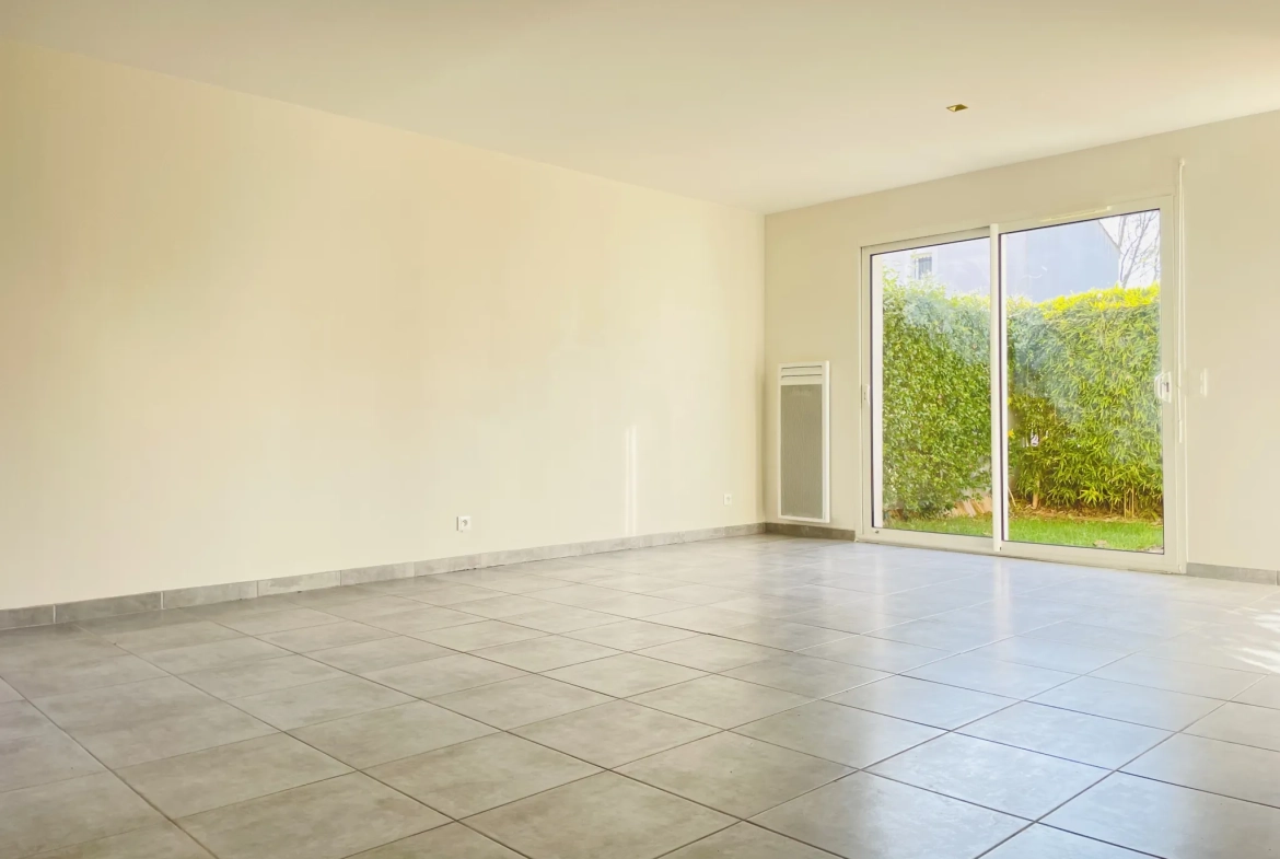 Maison neuve de 80 m² à Vidauban avec terrasse et stationnement privé 