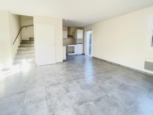 Maison neuve de 80 m² à Vidauban avec terrasse et stationnement privé