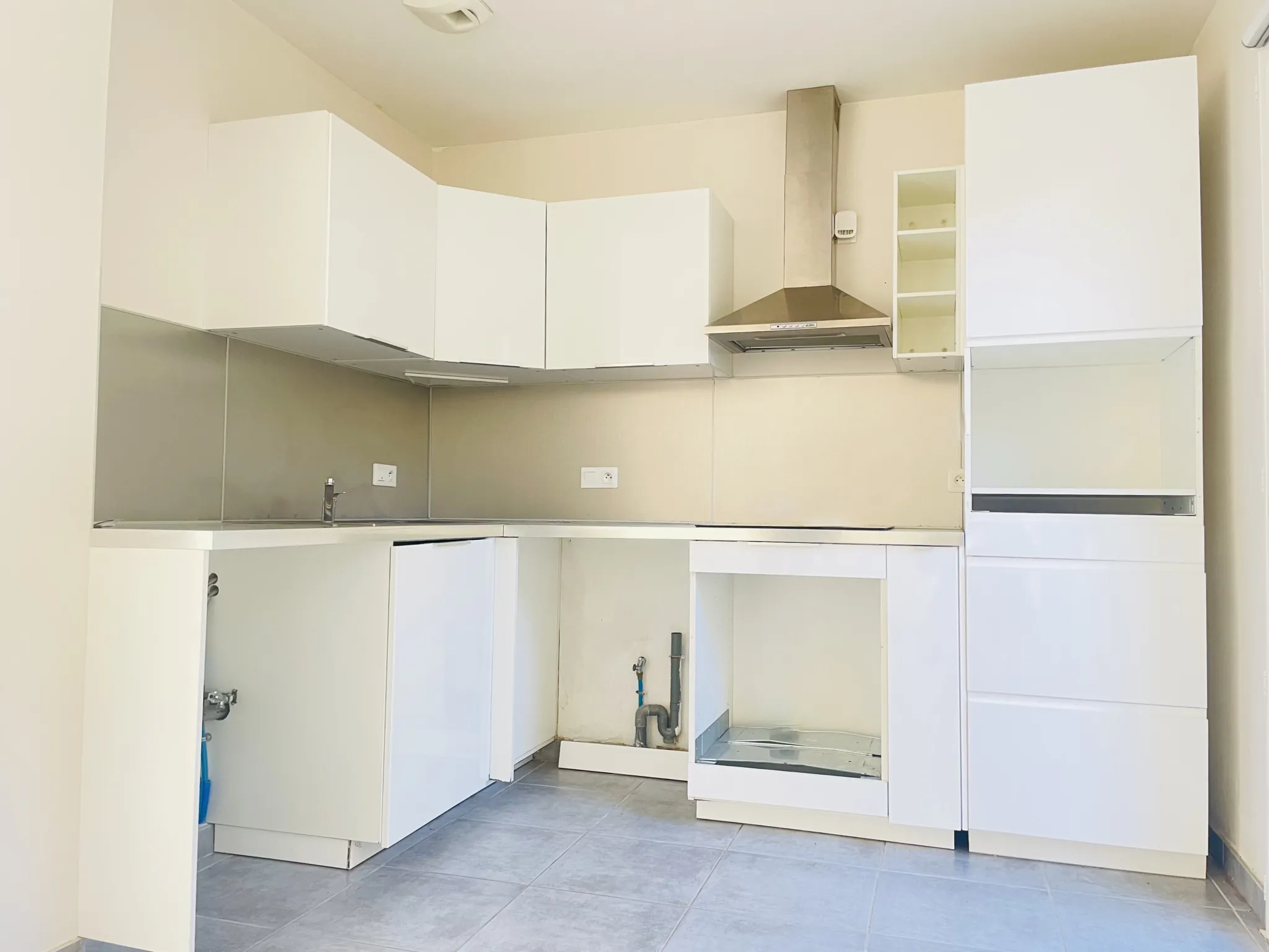 Maison neuve de 80 m² à Vidauban avec terrasse et stationnement privé 
