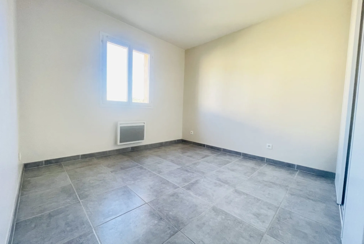 Maison neuve de 80 m² à Vidauban avec terrasse et stationnement privé 