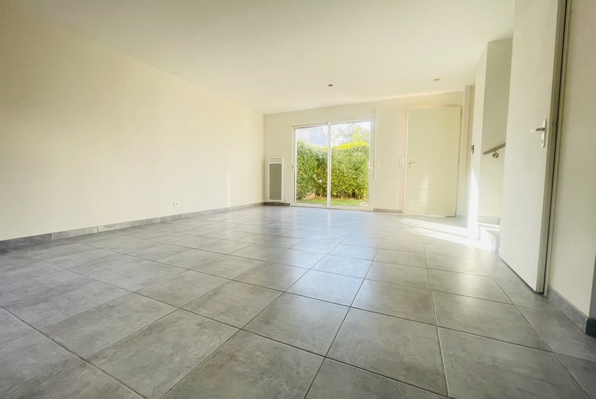 Maison neuve de 80 m² à Vidauban avec terrasse et stationnement privé 