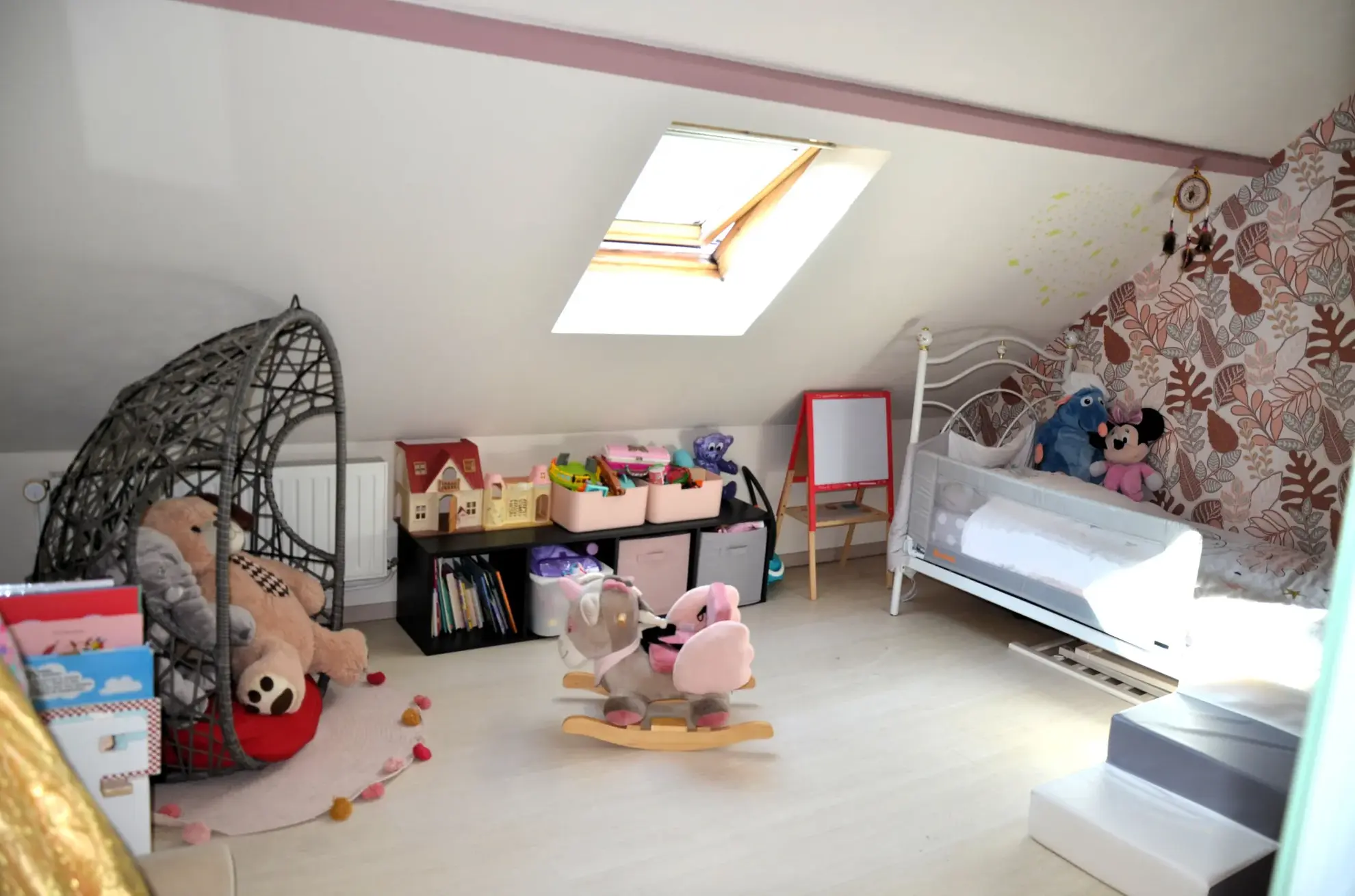 Maison rénovée avec 3 chambres, cour et confort moderne à Tourcoing 