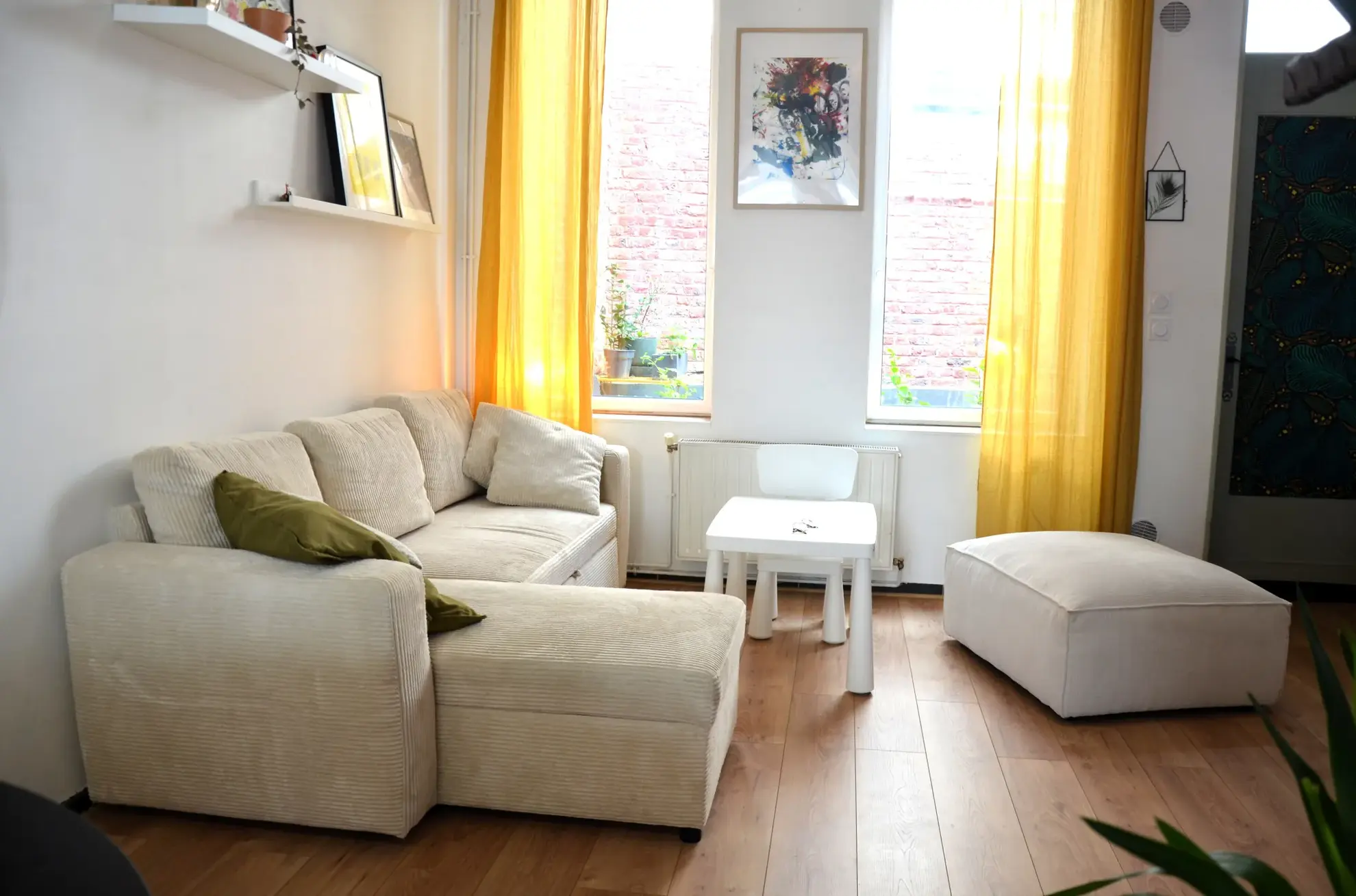 Maison rénovée avec 3 chambres, cour et confort moderne à Tourcoing 
